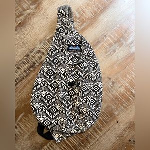 Kavu Black and White Geo Print Crossbody Sling Bag